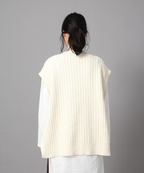 LOWRYS FARM（ローリーズファーム）の「ケーブルベスト　867315（ベスト・レディース・アイボリー/ブラック/グリーン/グレー・FREE）」の7枚目の写真