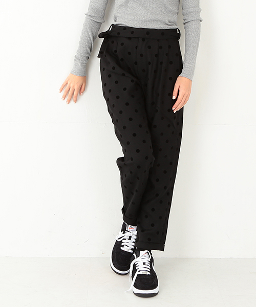 BEAMS BOY（ビームスボーイ）の「BEAMS BOY / フロッキー ドット グルカ スラックス（スラックス・レディース・ブラック/ネイビー・ONE SIZE）」の2枚目の写真