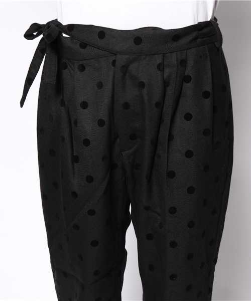 BEAMS BOY（ビームスボーイ）の「BEAMS BOY / フロッキー ドット グルカ スラックス（スラックス・レディース・ブラック/ネイビー・ONE SIZE）」の5枚目の写真
