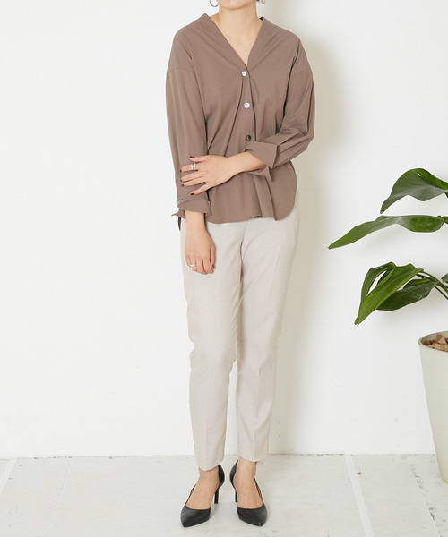 Liesse（リエス）の「センタープレスパンツ（その他パンツ・レディース・グレー/ベージュ・S/M/L）」の14枚目の写真