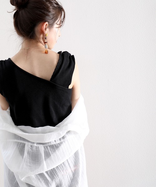 classicalelf（クラシカルエルフ）の「カットリブ アシンメトリー無地ショルダー変形タンクトップ(袖なし)（タンクトップ・レディース・ブラック/アイボリー/グレイッシュベージュ・MEDIUM/LARGE）」の5枚目の写真