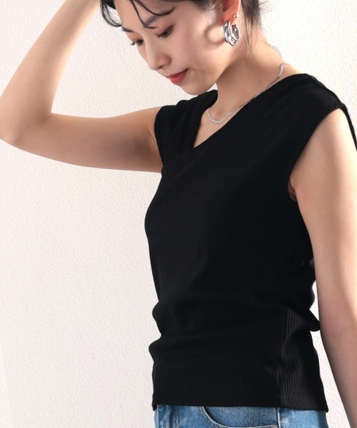 classicalelf（クラシカルエルフ）の「カットリブ アシンメトリー無地ショルダー変形タンクトップ(袖なし)（タンクトップ・レディース・ブラック/アイボリー/グレイッシュベージュ・MEDIUM/LARGE）」の11枚目の写真