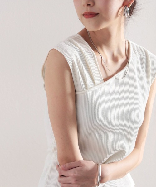 classicalelf（クラシカルエルフ）の「カットリブ アシンメトリー無地ショルダー変形タンクトップ(袖なし)（タンクトップ・レディース・ブラック/アイボリー/グレイッシュベージュ・MEDIUM/LARGE）」の12枚目の写真