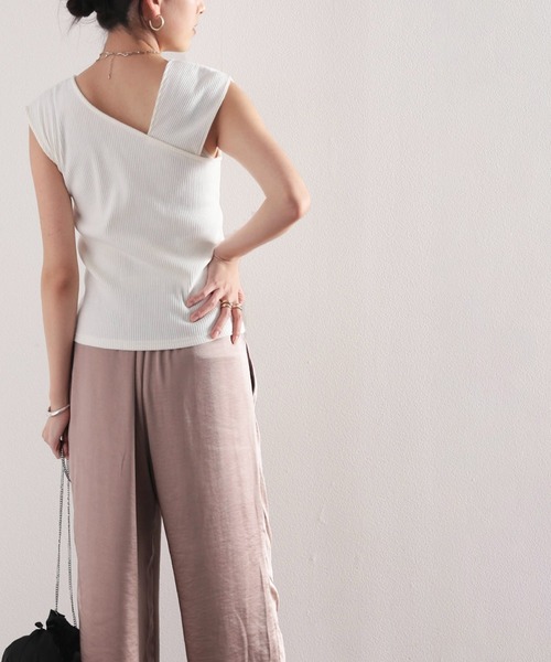 classicalelf（クラシカルエルフ）の「カットリブ アシンメトリー無地ショルダー変形タンクトップ(袖なし)（タンクトップ・レディース・ブラック/アイボリー/グレイッシュベージュ・MEDIUM/LARGE）」の13枚目の写真