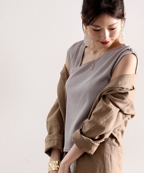 classicalelf（クラシカルエルフ）の「カットリブ アシンメトリー無地ショルダー変形タンクトップ(袖なし)（タンクトップ・レディース・ブラック/アイボリー/グレイッシュベージュ・MEDIUM/LARGE）」の15枚目の写真