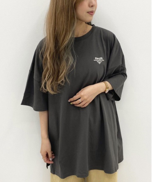 apres jour mignon(アプレジュールミニョン)の「アソートスリットBIGTシャツ4【ZOZOTOWN限定アイテム】(Tシャツ/カットソー・レディース・ホワイト/ホワイト系その他/その他/ライトホワイト/パープル/チャコールグレー/カーキ/パープル系その他/ホワイト系その他2/オレンジ系その他/グリーン系その他/オフホワイト/ダークブルー/ブラック・フリー)」の22枚目の写真