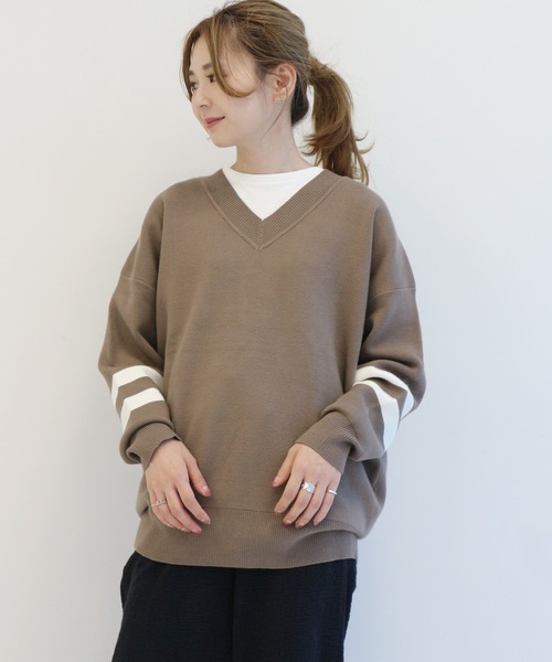 AMERICAN HOLIC(アメリカンホリック)の「Vネック袖ライン総針ニットプルオーバー(ニット/セーター・レディース・アイボリー/ブラック/モカ・MEDIUM/LARGE)」の3枚目の写真