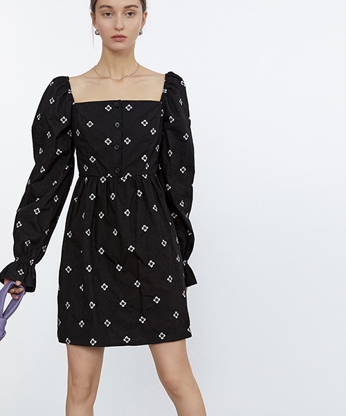Fano Studios（ファノ ストゥディオズ）の「【Fano Studios】Square neck floral embroidery short dress FC21L009（ワンピース・レディース・ブラック・L/S/M）」の19枚目の写真
