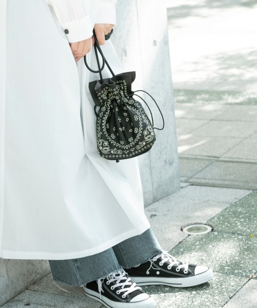 Ambre Neige（アンブルネージュ）の「ペイズリー柄 巾着バック／【WEB/EC限定商品】（ショルダーバッグ・レディース・ダークブラウン/ライトグリーン/ライトブラウン/ブラック・FREE）」の17枚目の写真