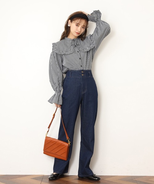 one after another NICE CLAUP(ワンアフターアナザーナイスクラップ)の「合皮vintage風ショルダーバッグ(ショルダーバッグ・レディース・ブラック/キャメル・FREE)」の5枚目の写真