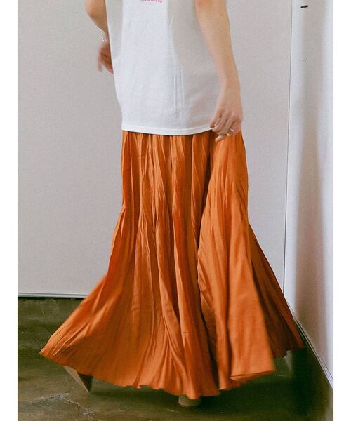 Ungrid（アングリッド）の「ランダムプリーツマキシスカート（スカート・レディース・チャコールグレー/オレンジ/ベージュ・FREE）」の3枚目の写真