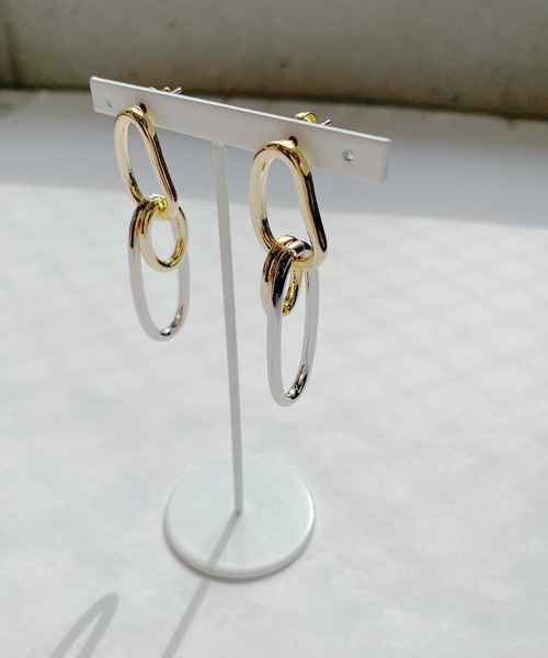 MIELI INVARIANT（ミエリインヴァリアント）の「Ellipse Swing Pierce（ピアス（両耳用）・レディース・その他3・FREE）」の3枚目の写真