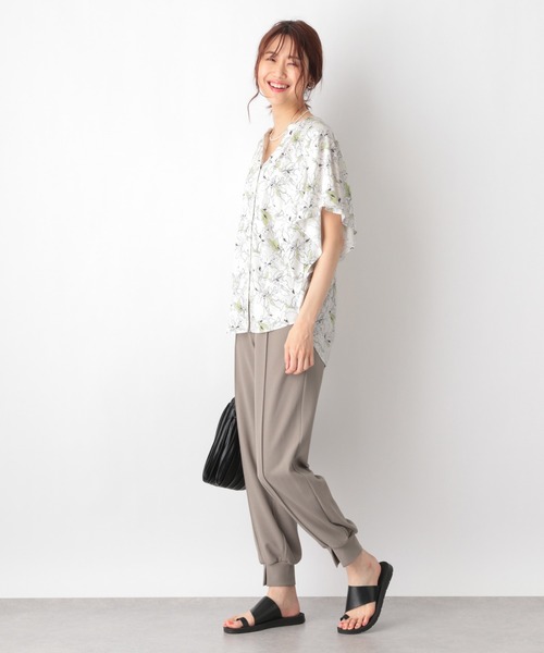 GLOBAL WORK（グローバルワーク）の「さらさらリラックスプリントブラウス半袖/934177（シャツ/ブラウス・レディース・ホワイト/ライトグレー/ブラック/ベージュ/ネイビー/オフホワイト/その他/ダークグレー/アイボリー/ダークブルー/ホワイト系その他2/ブルー/グレー系その他/グリーン系その他3/イエロー系その他/ホワイト系その他3・SMALL/MEDIUM/LARGE）」の22枚目の写真