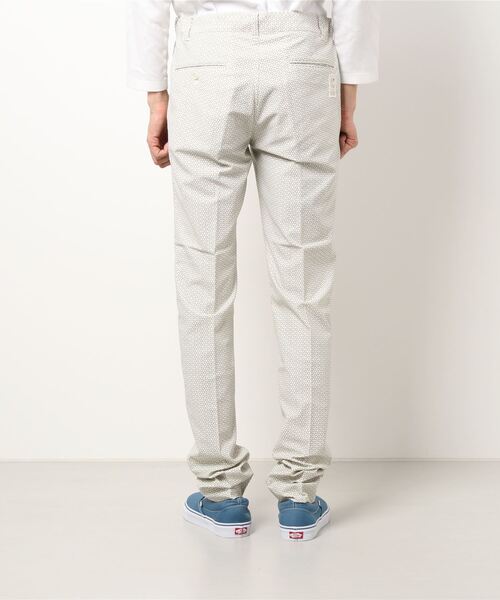 ZOY（ゾーイ）の「《ZOY》MENS 小紋柄 ロングパンツ（チノパンツ・メンズ・ベージュ系その他/ホワイト/レッド系その他・79/82/88/85）」の5枚目の写真