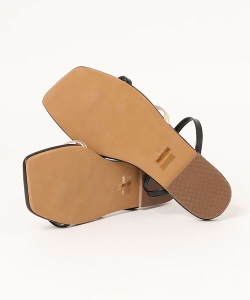 mio notis（ミオノティス）の「バイカラーベルトトングサンダル（サンダル・レディース・ブラック/ホワイト系その他/ベージュ・39/37/36/38）」の6枚目の写真