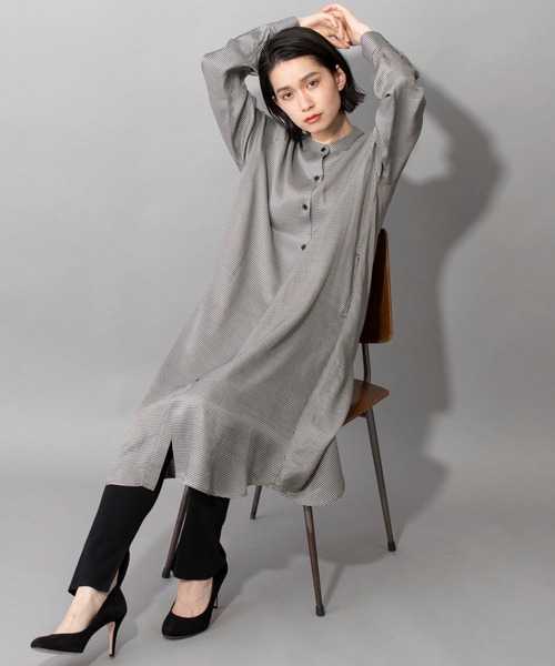 Munich(ミューニック)の「ハウンドトゥースチェック ロングシャツワンピース(セットアップ可)(ワンピース・レディース・ホワイト/ブラウン/カーキ・FREE)」の2枚目の写真