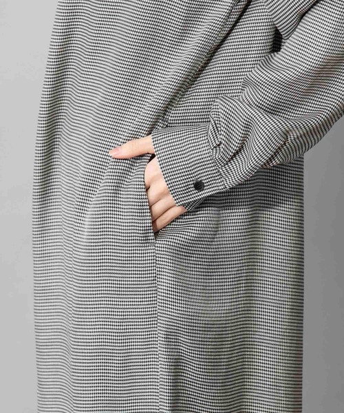 Munich(ミューニック)の「ハウンドトゥースチェック ロングシャツワンピース(セットアップ可)(ワンピース・レディース・ホワイト/ブラウン/カーキ・FREE)」の6枚目の写真