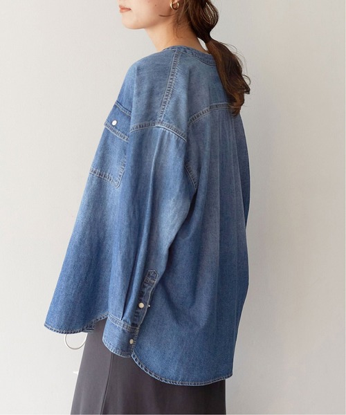 SLOBE IENA(スローブイエナ)の「LE DENIM スタンドシャツ【洗濯機使用可能】◆(シャツ/ブラウス・レディース・ネイビー/ブルー・FREE)」の11枚目の写真