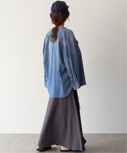 SLOBE IENA(スローブイエナ)の「LE DENIM スタンドシャツ【洗濯機使用可能】◆(シャツ/ブラウス・レディース・ネイビー/ブルー・FREE)」の13枚目の写真