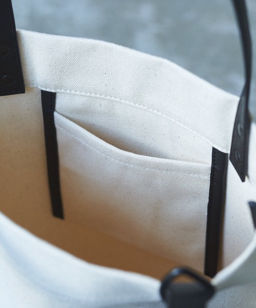 Alpinus(アルピナス)の「Alpinus - ポシェット付き レザーコンビトートバック(トートバッグ・メンズ・ネイビー/ホワイト・FREE)」の14枚目の写真