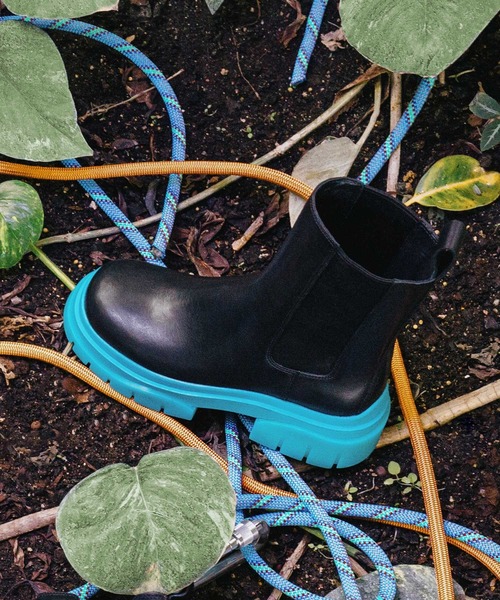 ASH(アッシュ)の「【STORM】カラーソールサイドゴアブーツ(ブーツ・レディース・ブラック×パープル/ブラック×グリーン/ブラック×ブルー/ダークブラウン・35/38/36/37/39)」の7枚目の写真