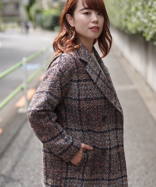 Lilipetit(リリプティ)の「【Lilipetit×Rina】チェックミドルダブルコート(ピーコート・レディース・ベージュ/ネイビー・M/L)」の4枚目の写真