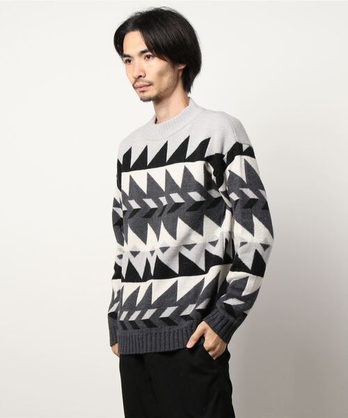 SISLEY(シスレー)の「幾何学柄ラウンドネックニット・セーター(ニット/セーター・メンズ・グレー系その他/ブラウン系その他・SMALL/LARGE/MEDIUM)」の10枚目の写真