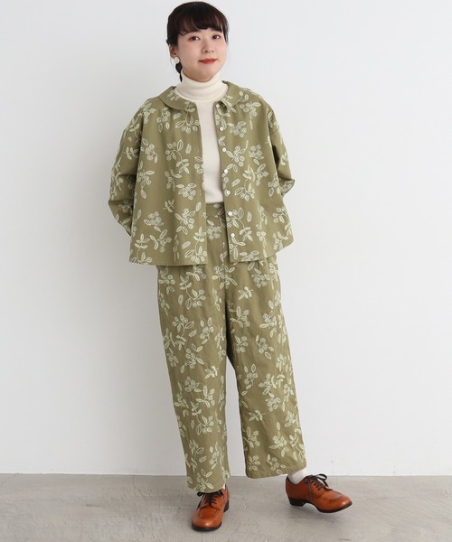 chambre de charme（シャンブルドゥシャーム）の「cdc　ヒメイチゴノキ刺繍 ゆるりブラウス（シャツ/ブラウス・レディース・ブラック/カーキ・FREE）」の4枚目の写真