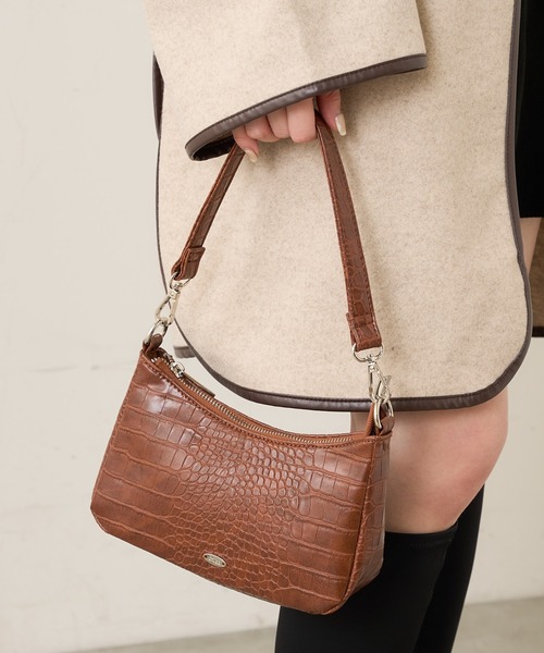 クロコラウンドショルダー