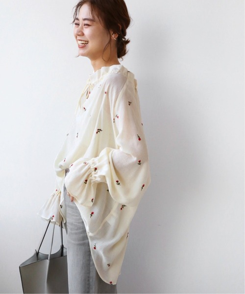 JOURNAL STANDARD relume(ジャーナルスタンダード レリューム)の「《追加》フラワーエンブロイダリーブラウス◆(シャツ/ブラウス・レディース・ナチュラル・FREE)」の4枚目の写真