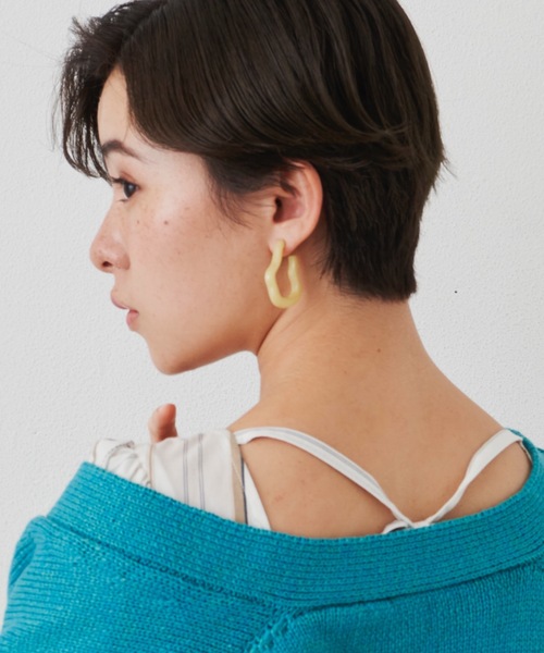 LA BELLE ETUDE(ラベルエチュード)の「なみなみピアス(ピアス(両耳用)・レディース・ホワイト/ピンク/ライトグリーン・FREE)」の2枚目の写真