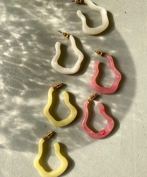 LA BELLE ETUDE(ラベルエチュード)の「なみなみピアス(ピアス(両耳用)・レディース・ホワイト/ピンク/ライトグリーン・FREE)」の7枚目の写真