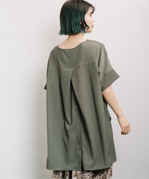 refinedworks(リファインドワークス)の「ちりめんバックタックPO(シャツ/ブラウス・レディース・キナリ/モカ/カーキ・FREE)」の1枚目の写真