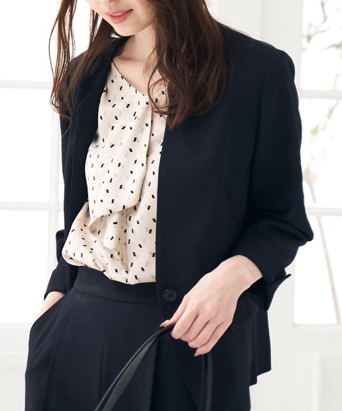 ikka(イッカ)の「フロントラッフルブラウス(シャツ/ブラウス・レディース・ライトベージュ/オフホワイト/ネイビー・L/M)」の15枚目の写真