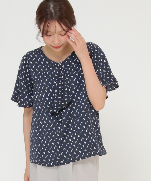 ikka(イッカ)の「フロントラッフルブラウス(シャツ/ブラウス・レディース・ライトベージュ/オフホワイト/ネイビー・L/M)」の13枚目の写真