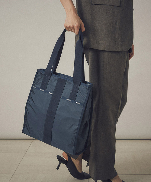LeSportsac（レスポートサック）の「MEDIUM CITY TOTE ダークブルーC