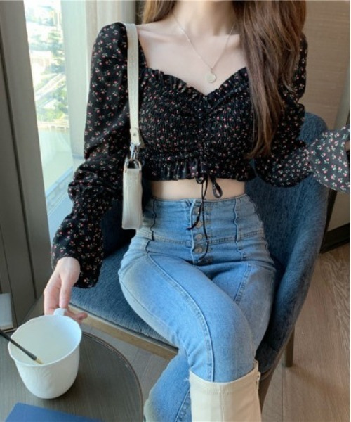 SONA（ソナ）の「SONYUNARA フラワーハートネックフルゴムクロップブラウス（Tシャツ/カットソー・レディース・ブラック・FREE）」の5枚目の写真