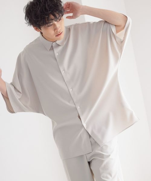 LOWRYS FARM(ローリーズファーム)の「REFLAXドルマンシャツ 278660(シャツ/ブラウス・メンズ・ネイビー/サックスブルー/ピンク/ライトベージュ・MEDIUM/LARGE)」の2枚目の写真