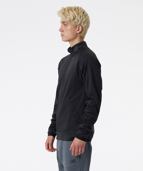 NEW BALANCE（ニューバランス）の「R.W.Tech トラベルジャケット（ジャージ・メンズ・ブラック/ブルー・SMALL/MEDIUM/LARGE/X-LARGE/XX-LARGE）」の8枚目の写真