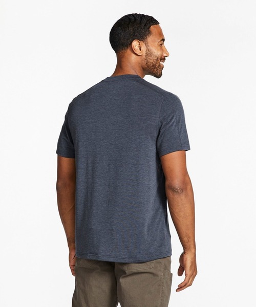 L.L.Bean(エルエルビーン)の「エブリデイ・サンスマート・ティ、半袖 グラフィック ジャパン・フィット(Tシャツ/カットソー・メンズ・ダークネイビー/クリーム/ネイビー系/ブルーグリーン/ブラック系/ブルー系・SMALL/MEDIUM/LARGE/X-LARGE/XX-LARGE)」の10枚目の写真