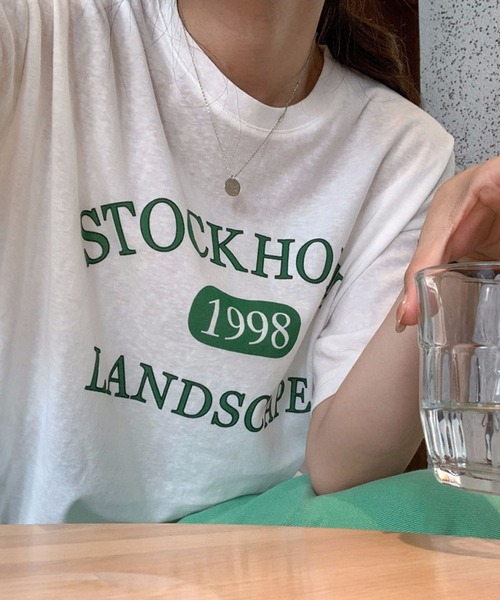 meJane(ミージェーン)の「STOCK HOLMロゴプリントTシャツ【ZOZOTOWN限定】(Tシャツ/カットソー・レディース・ホワイト/アイボリー・FREE)」の4枚目の写真