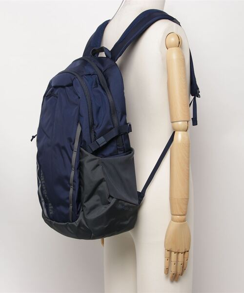 patagonia(パタゴニア)の「patagonia パタゴニア REFUGIO PACK PTG47912(ハンドバッグ・メンズ・ネイビー・ONESIZE)」の5枚目の写真