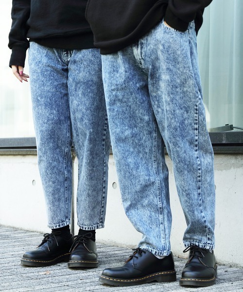 ８(eight)（エイト）の「テーパードデニムバルーンパンツ（デニムパンツ・メンズ・ブルー系その他3/ケミカルウォッシュ/インディゴブルー/ダークグリーン/ブルー系その他/ブラック/ブルー系その他2/ブラック系その他2/オフホワイト/ブラック系その他/ブルー系その他4・SMALL/MEDIUM/LARGE）」の8枚目の写真