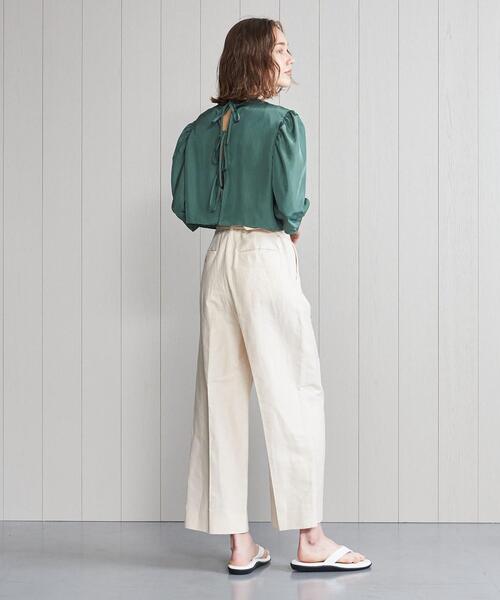 H BEAUTY&YOUTH UNITED ARROWS(エイチビューティーアンドユースユナイテッドアローズ)の「<H>TAFFETA CROPPED PULLOVER/ブラウス(シャツ/ブラウス・レディース・ダークグレー/ケリー・S/M)」の4枚目の写真