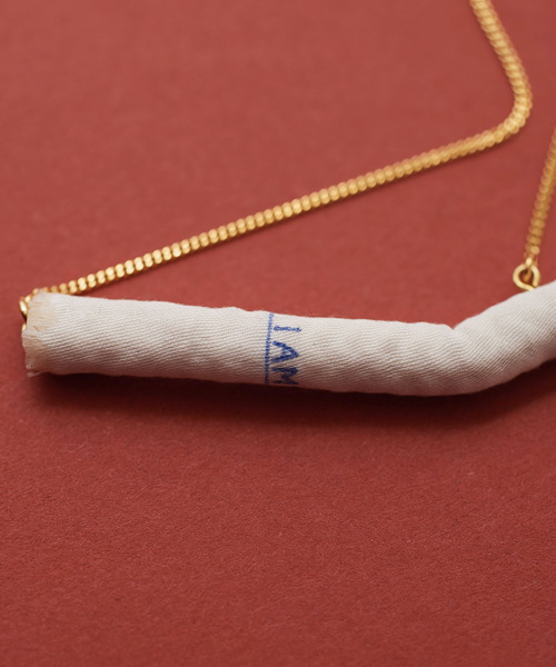 I am I in fact...（アイアムアイインファクト）の「<azusaiio> IAMI 別注 タバコネックレス（ネックレス・レディース・ホワイト・FREE）」の2枚目の写真