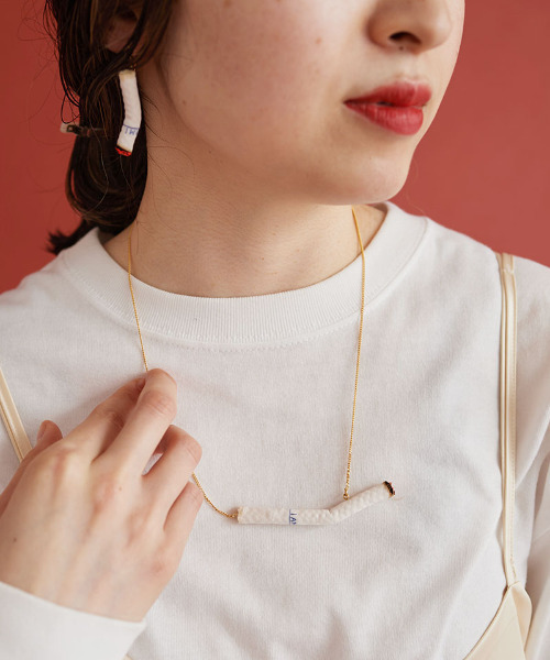 I am I in fact...（アイアムアイインファクト）の「<azusaiio> IAMI 別注 タバコネックレス（ネックレス・レディース・ホワイト・FREE）」の5枚目の写真