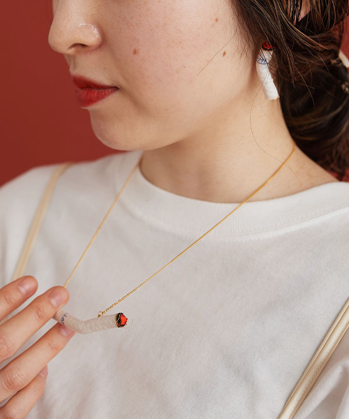 I am I in fact...（アイアムアイインファクト）の「<azusaiio> IAMI 別注 タバコネックレス（ネックレス・レディース・ホワイト・FREE）」の13枚目の写真