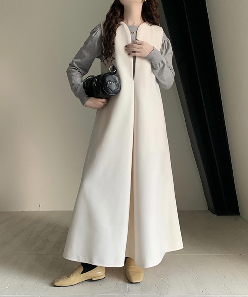 emi+(エミプラス)の「キーネックロングフロントタックワンピース ジャンパースカート(ワンピース・レディース・チャコールグレー/ブラック/アイボリー・L/M)」の19枚目の写真