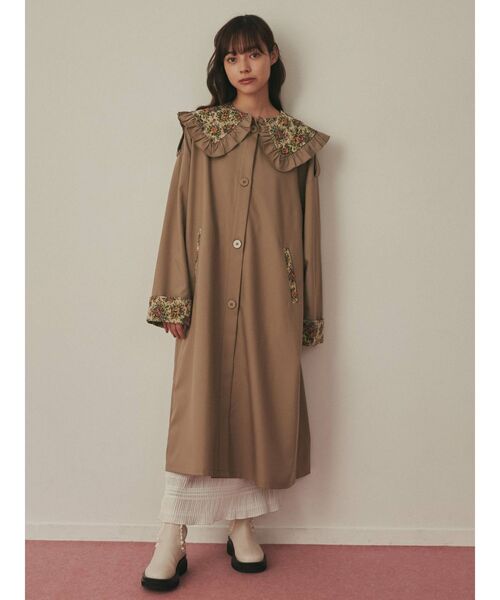 merry jenny(メリージェニー)の「フリルカラージャガードコンビトレンチ(トレンチコート・レディース・ブラウン/ベージュ/ブラック・FREE)」の4枚目の写真