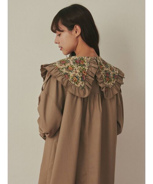 merry jenny(メリージェニー)の「フリルカラージャガードコンビトレンチ(トレンチコート・レディース・ブラウン/ベージュ/ブラック・FREE)」の13枚目の写真